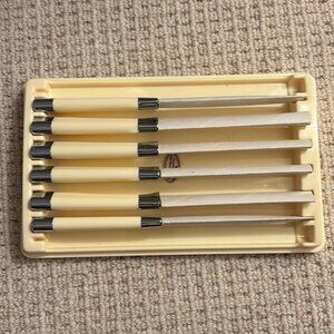 Carvel Hall by Briddell set of steak knives